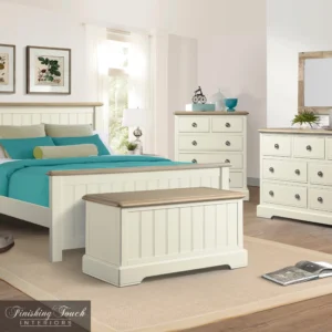 Meghan oak bedroom set